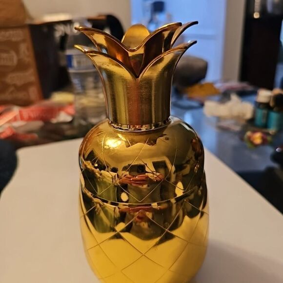 Gold Pineapple Shaker Or Decor - Picture 1 of 4